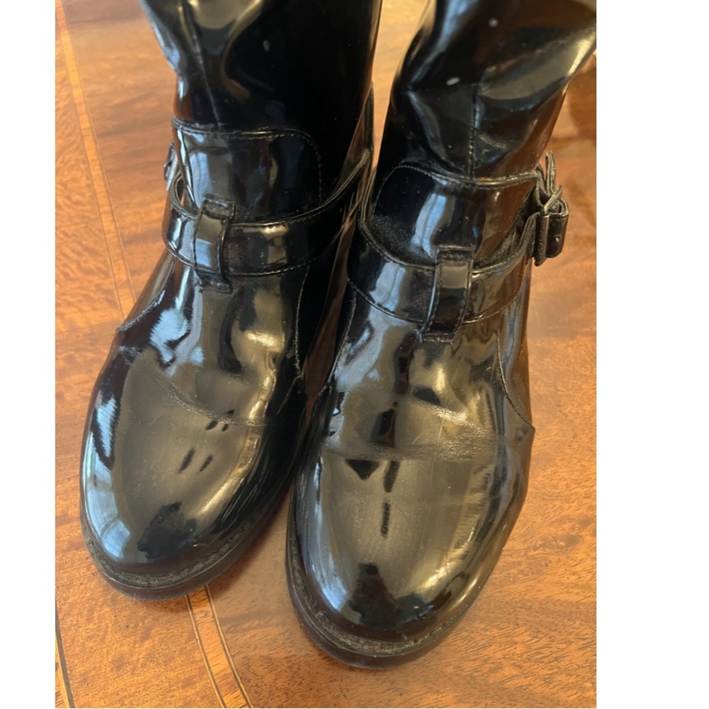 Harajuko Lovers Patent Rain Boots size 7.5